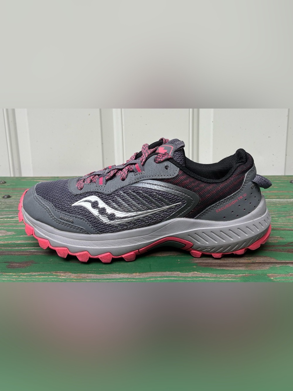 Saucony Excursion TR 15 Trail Running Shoes Womens Size 7.5 Sneakers Gray
